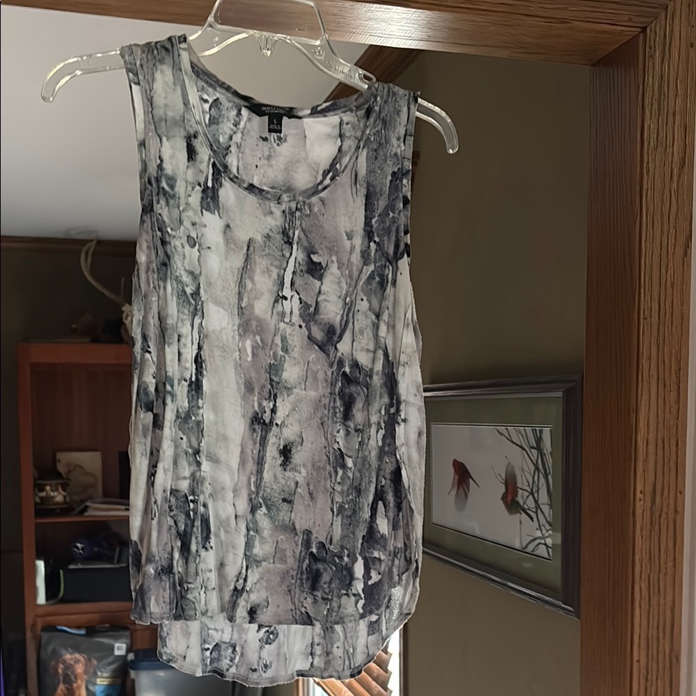 Simply Vera Vera Wang Blue Gray Asymmetrical Graphic Tank Top